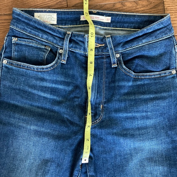Levi’s red tab wedgie skinny filigree jeans with distressing - Picture 9 of 15